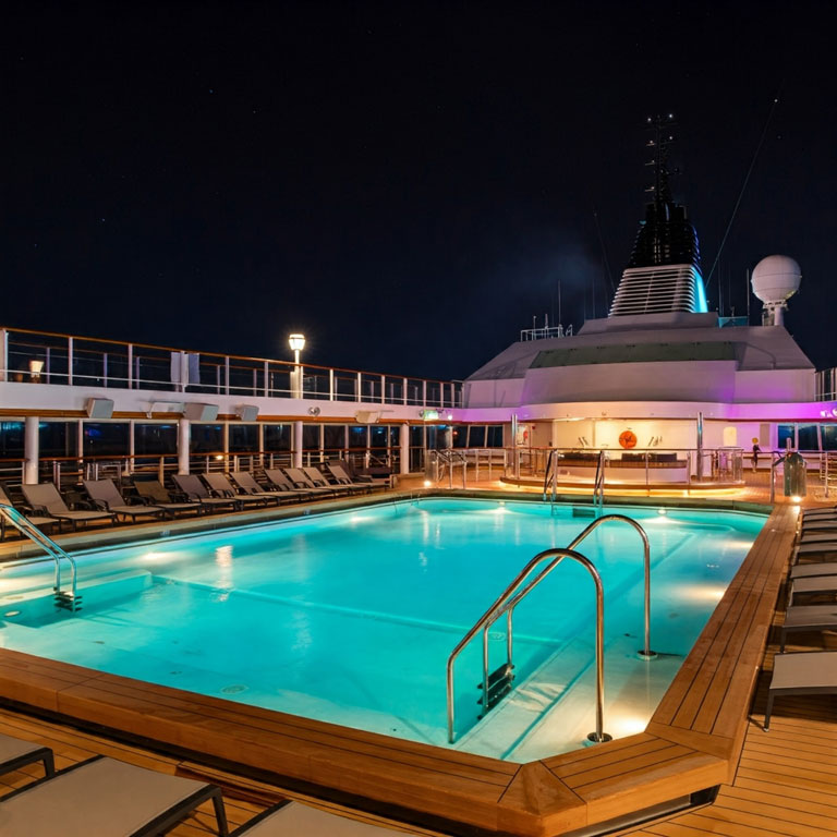 379-04-night-pool