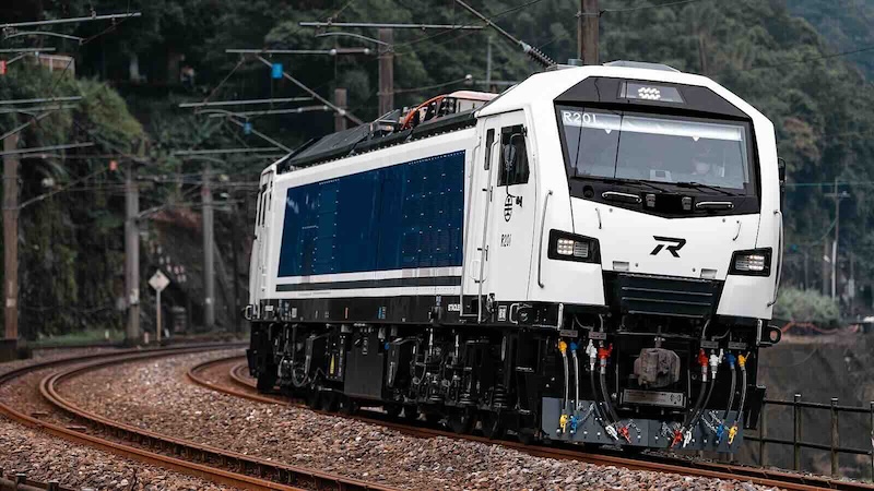 R200 Train