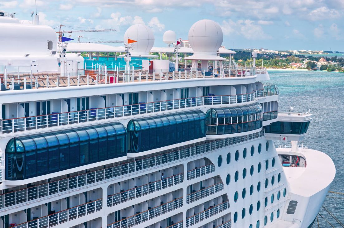 MSCベリッシマ船上でシンポジウム開催!官民連携によるクルーズ人口拡大へパシュートが日本周遊を終え出港